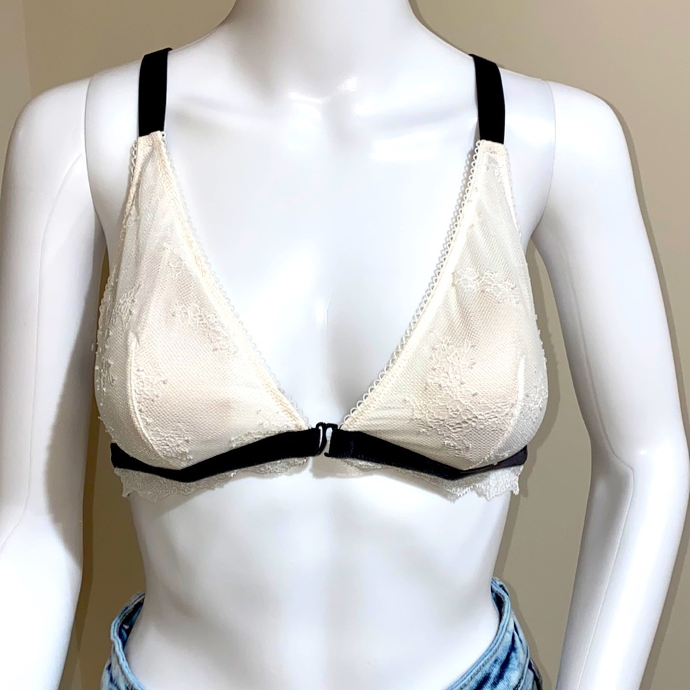 VICTORIA’S SECRET BRALETTE